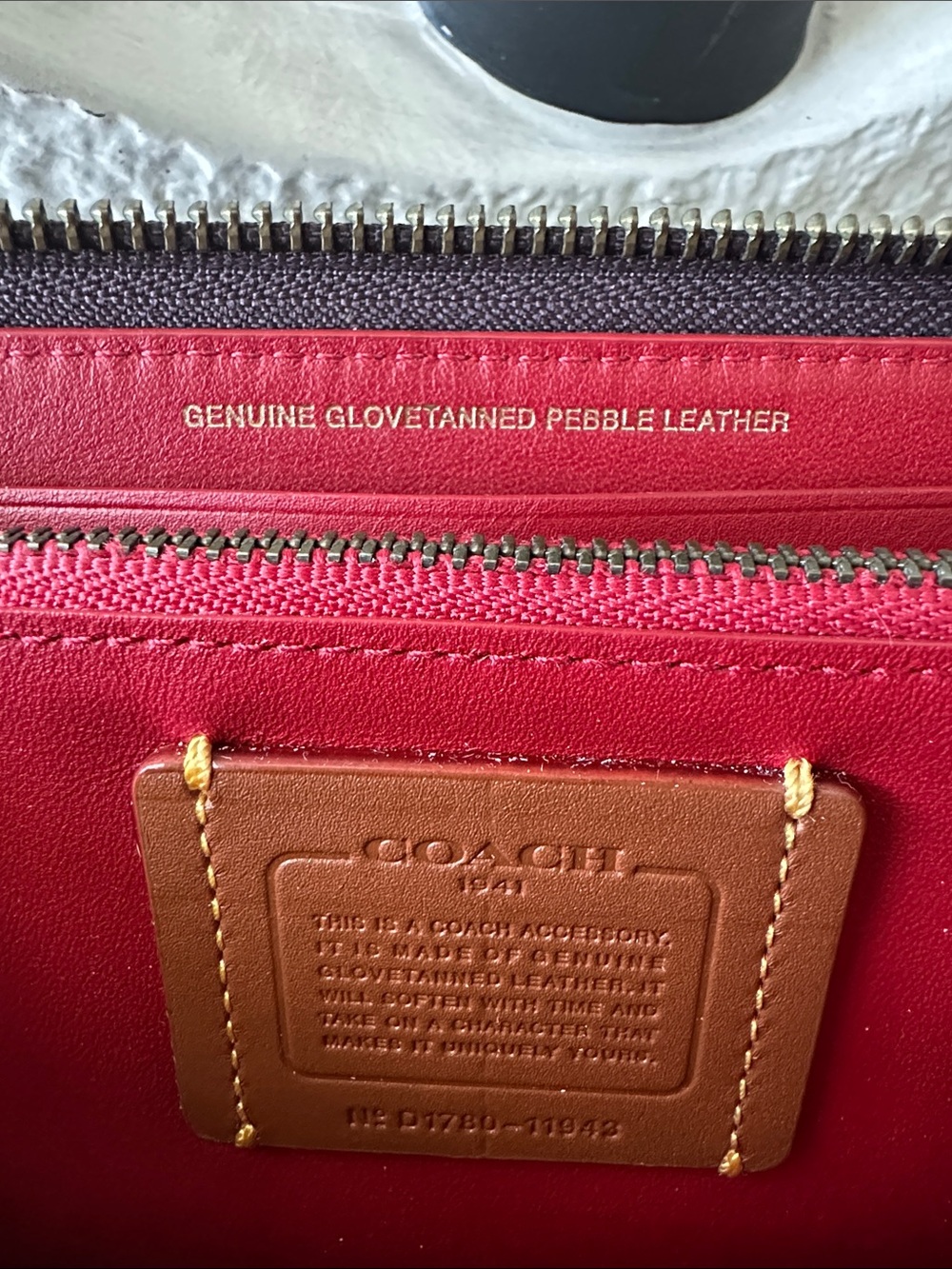 🤎✨ Coach Wallet - Picture 4 of 5